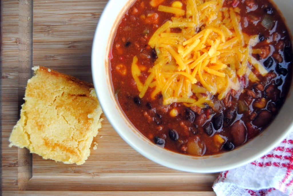 chili with cornbread